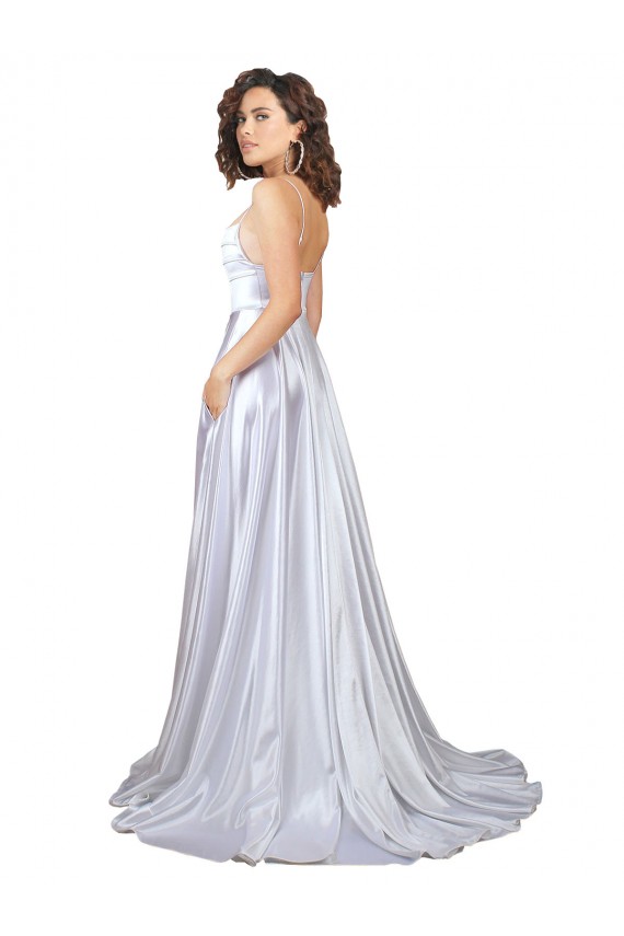 Bianco Linea A Sottili Raso Elastico Semplice Spiaggia Abiti da sposa Outlet